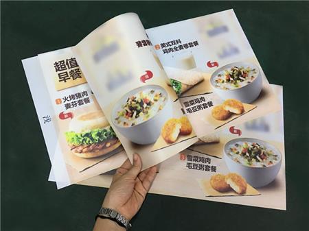 UV透明膜海报打印彩白彩画面加工制作 汉堡王实体店海报案例分享