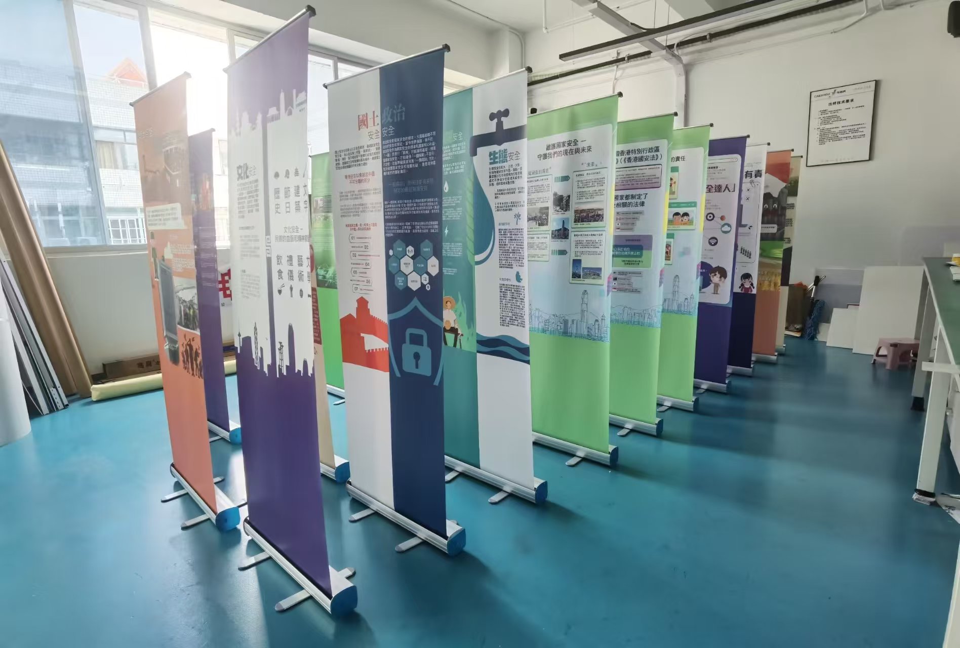 深圳会议易拉宝制作：快速提升展会与门店引流效果